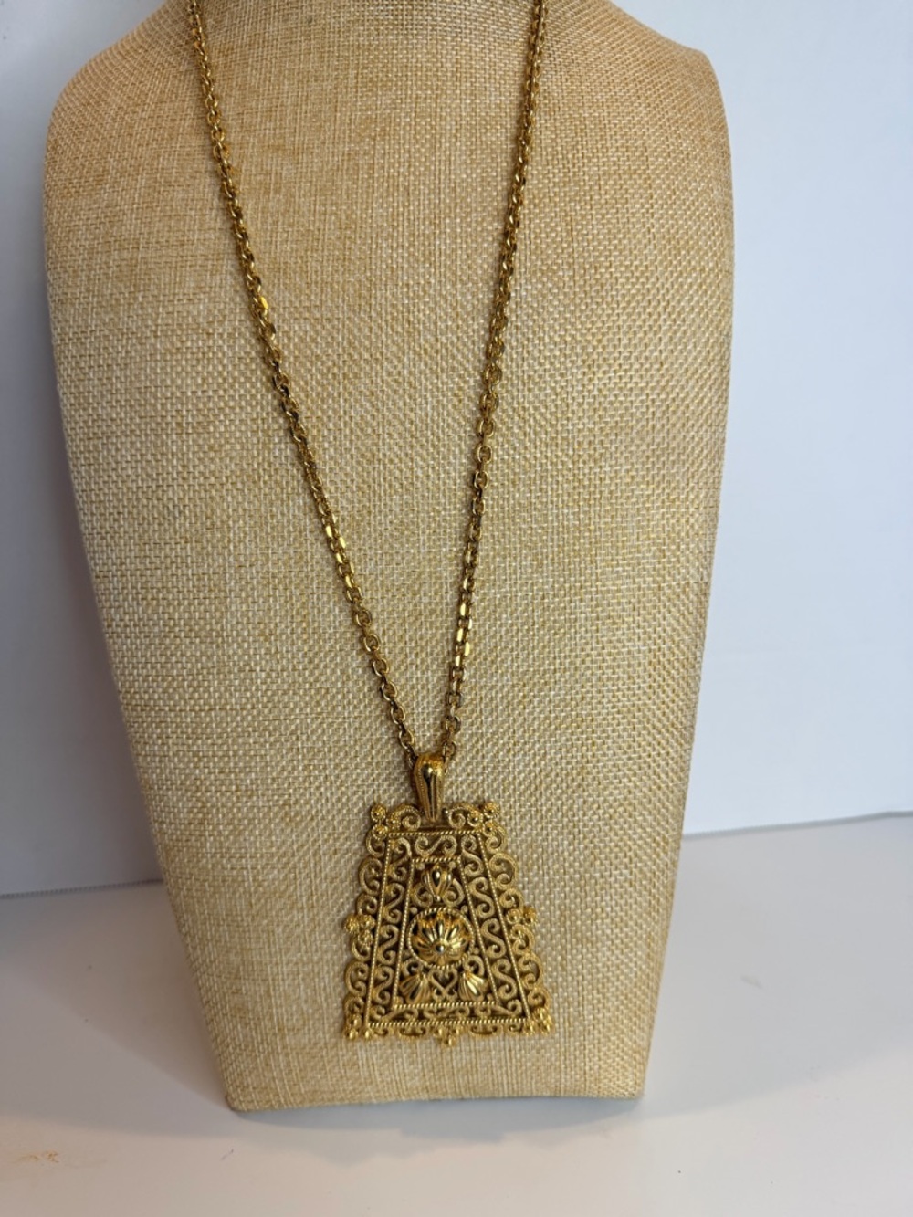 Crown Trifari Gold Filigree Pendant Necklace - Picture 2 of 4